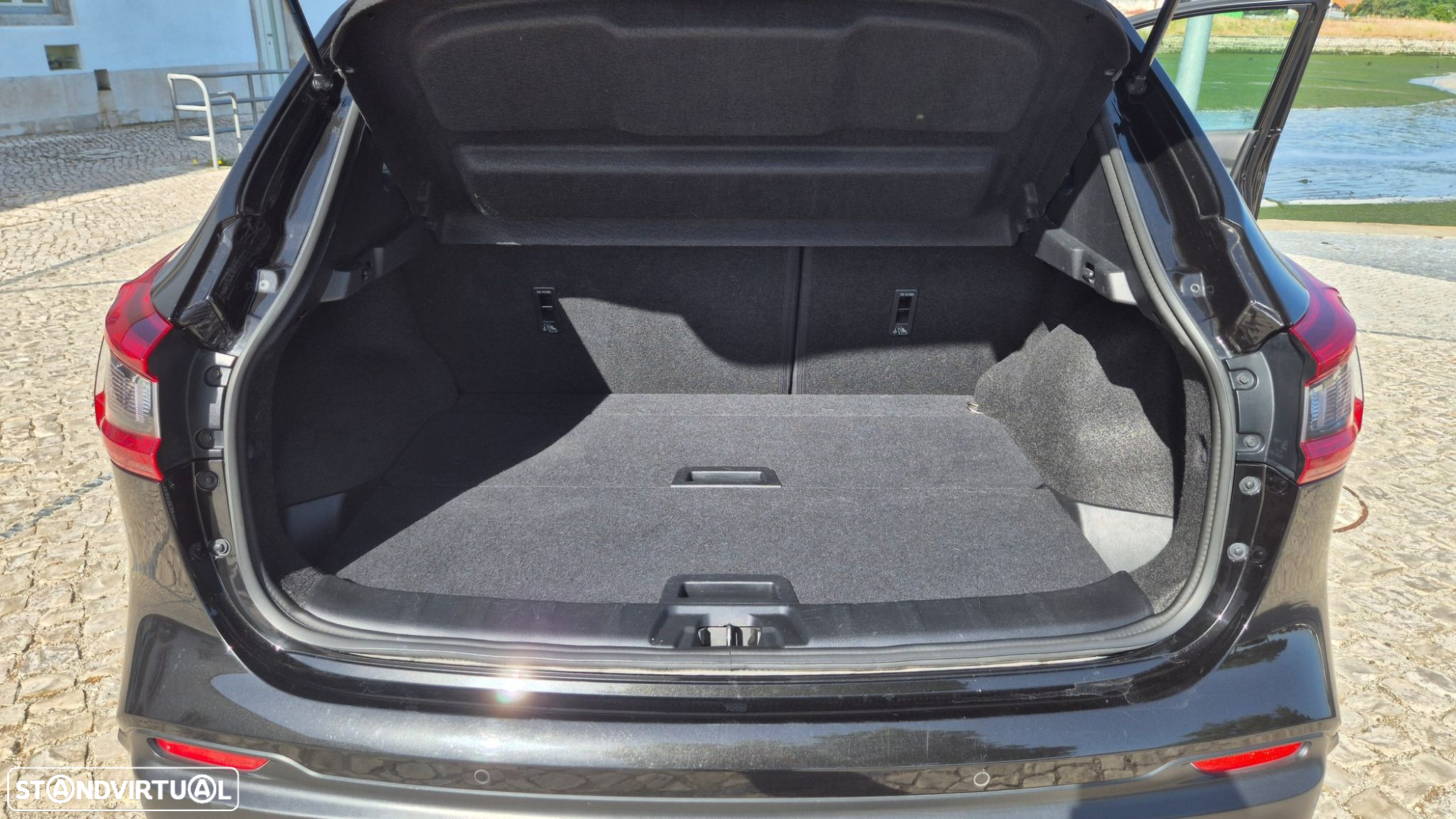 Nissan Qashqai 1.2 DIG-T N-Connecta 18 - 39