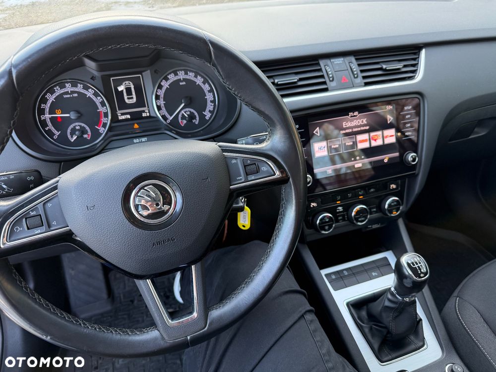 Skoda Superb 2.0 TDI SCR Ambition - 21