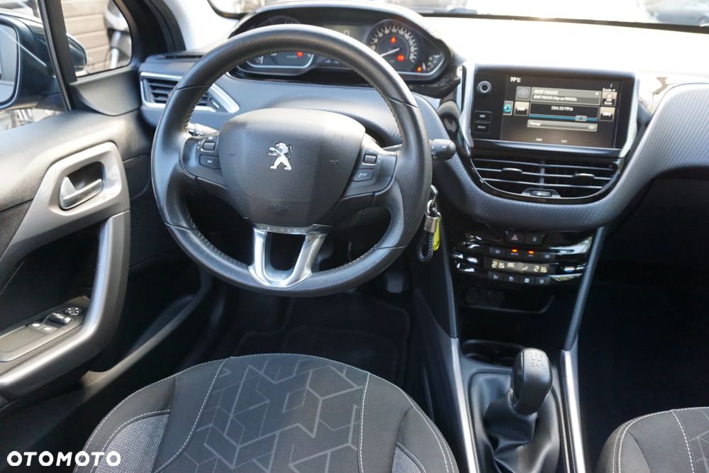 Peugeot 2008 1.2 Pure Tech GPF Style - 13