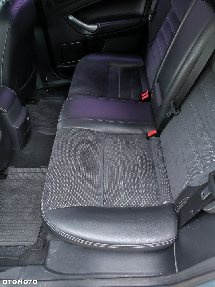 Ford Mondeo - 31