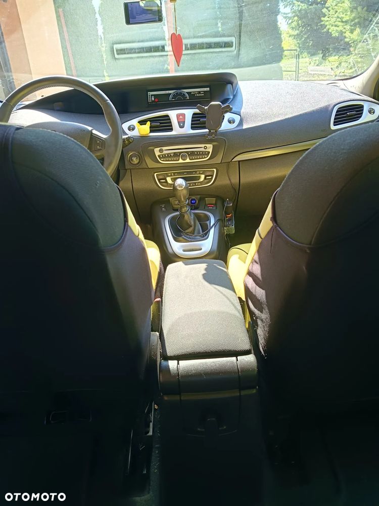 Renault Scenic - 9