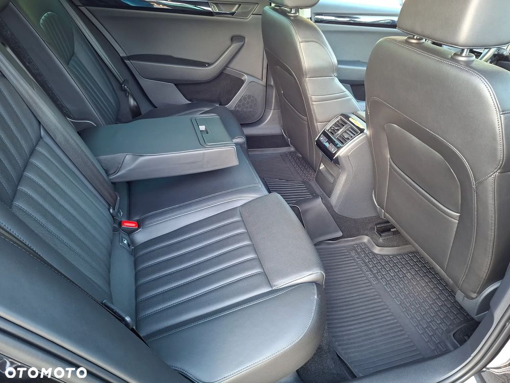 Skoda Superb 2.0 TDI L&K DSG - 38