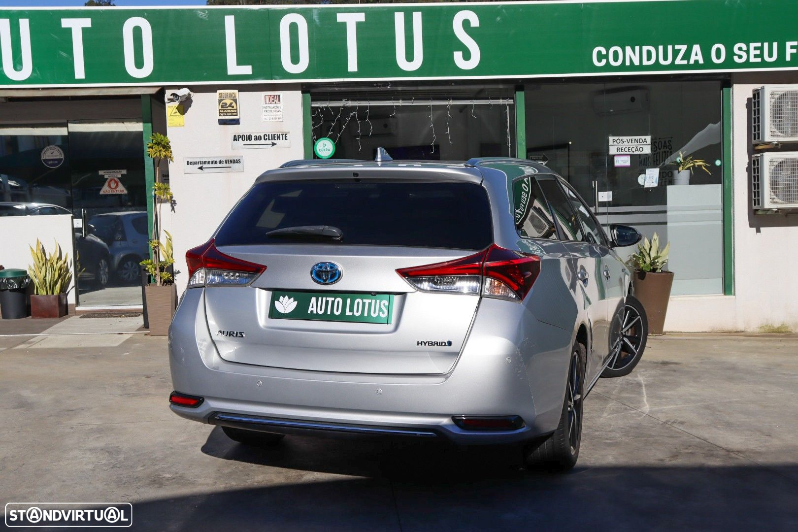 Toyota Auris Touring Sports 1.8 HSD Comfort +P.Techno+P.Sport - 5