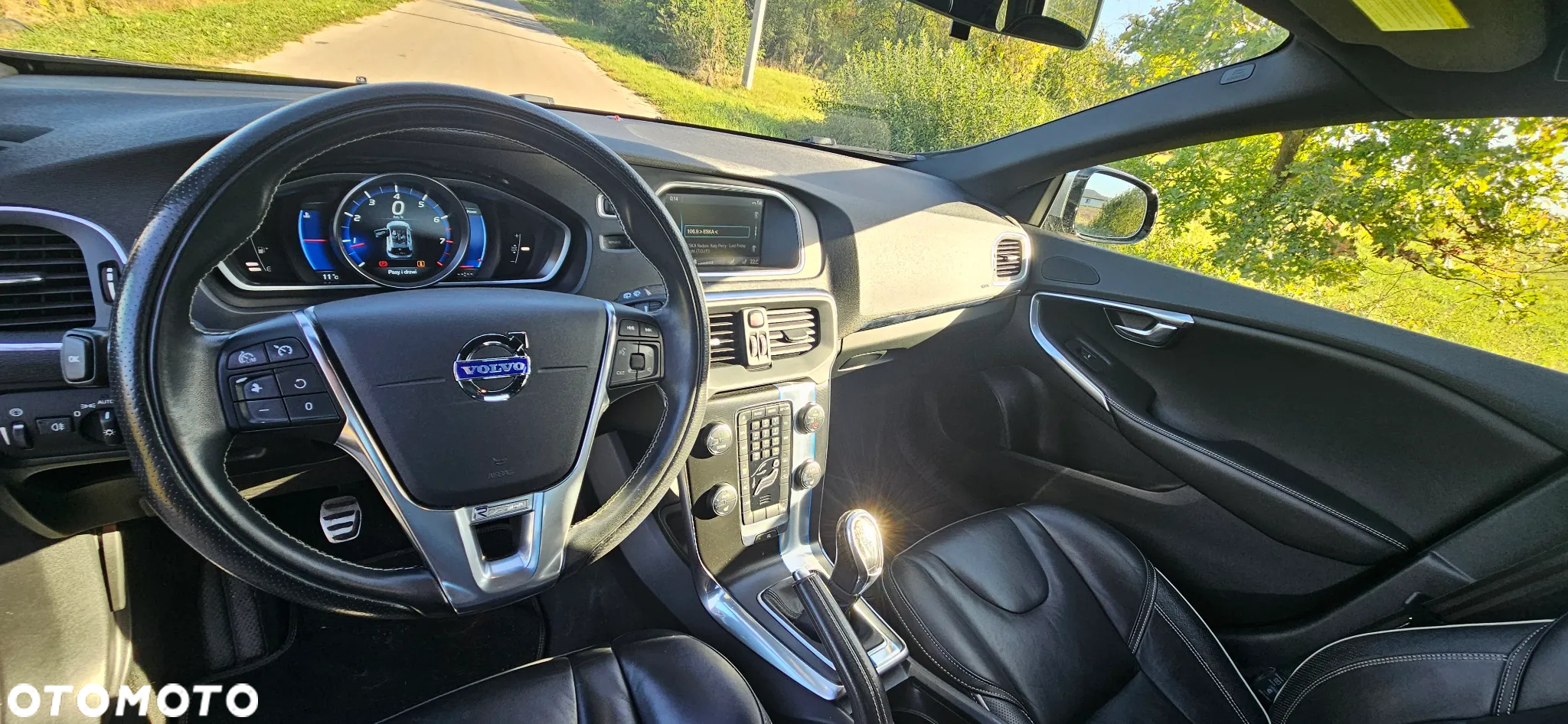 Volvo V40 T3 R-Design - 21