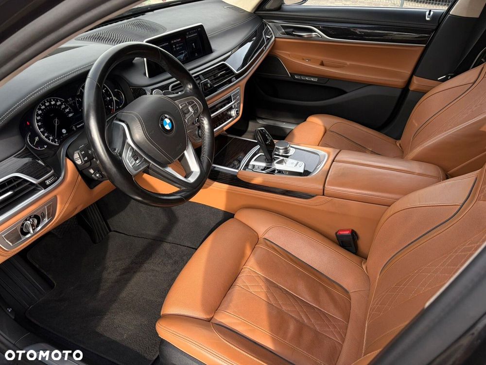 BMW Seria 7 - 12