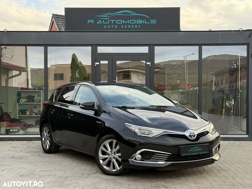 Toyota Auris 1.8 L VVT-i Hybrid Sol + - 1