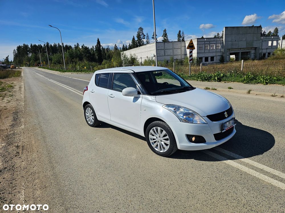 Suzuki Swift 2013 photo 3