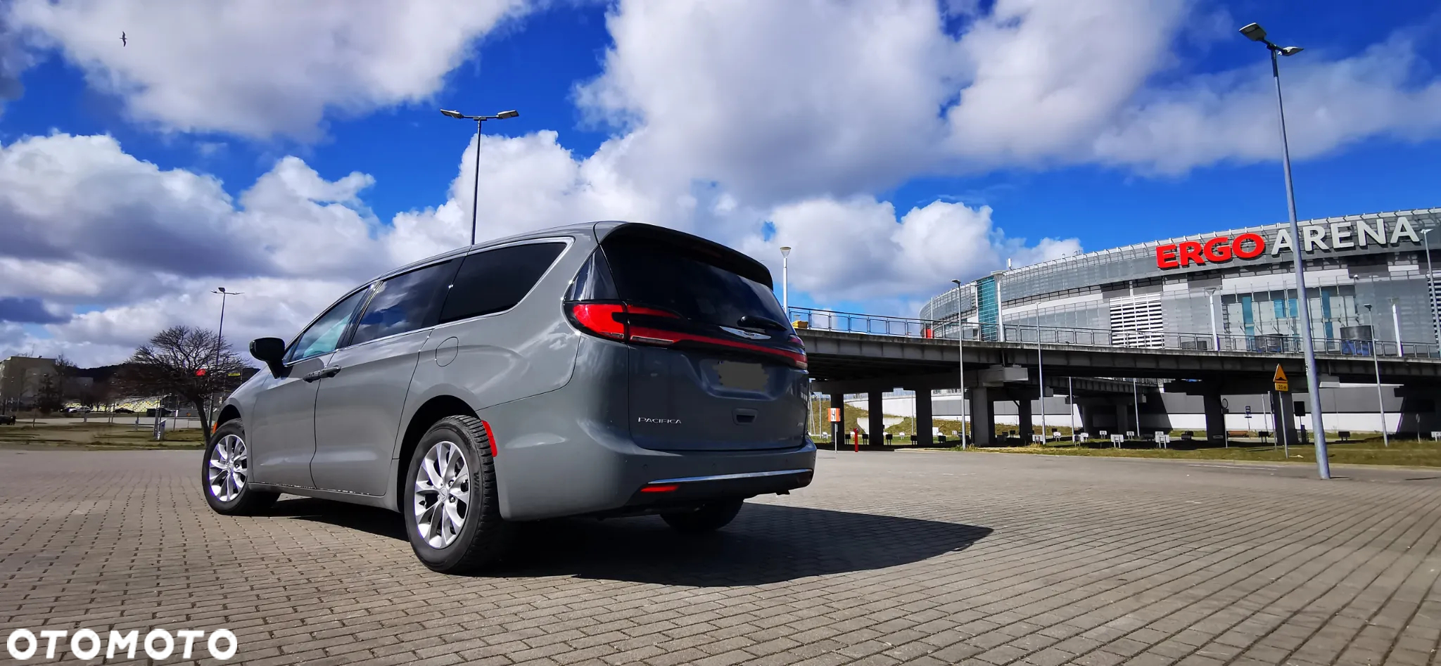Chrysler Pacifica - 6