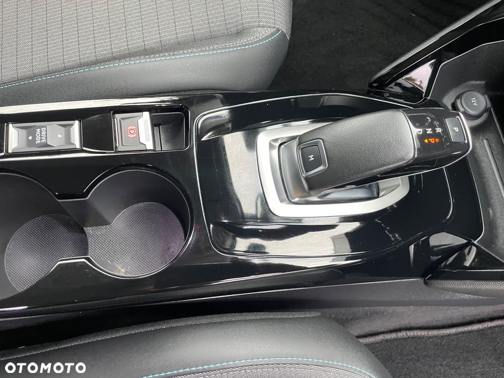 Peugeot 2008 1.5 BlueHDi Allure Pack S&S EAT8 - 25