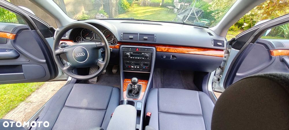 Audi A4 Limousine - 5