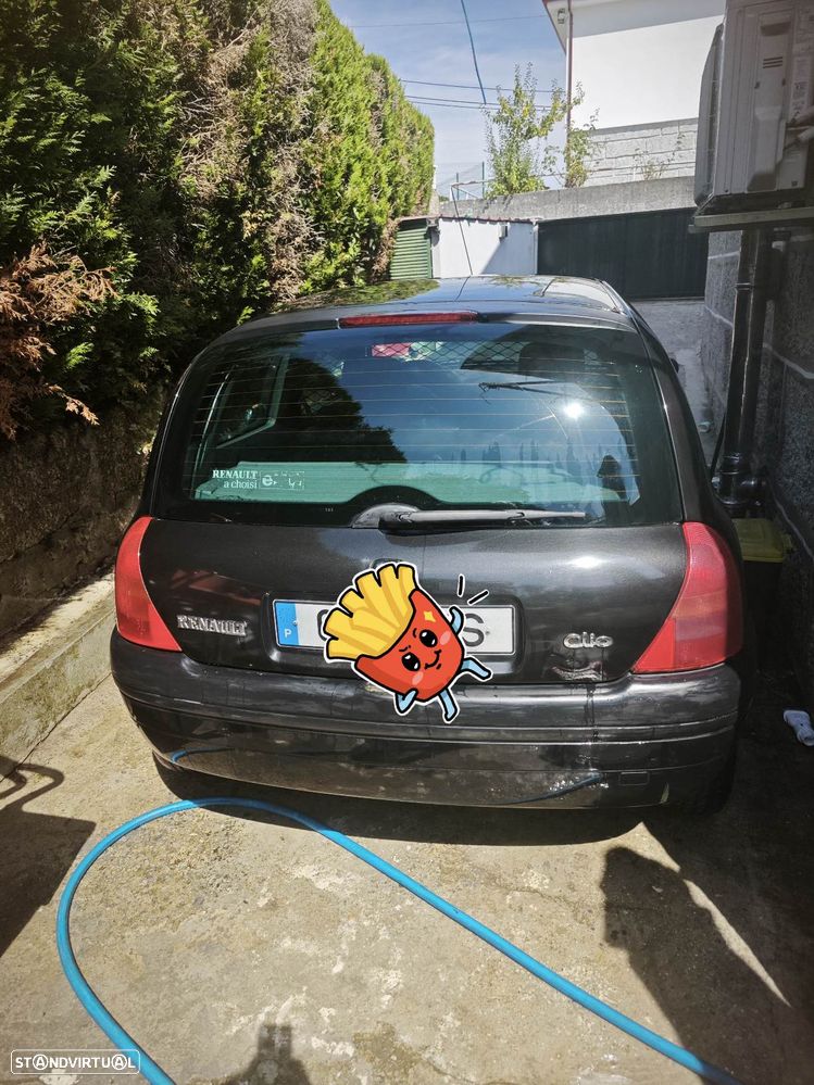 Renault Clio 1.9 D RN - 1