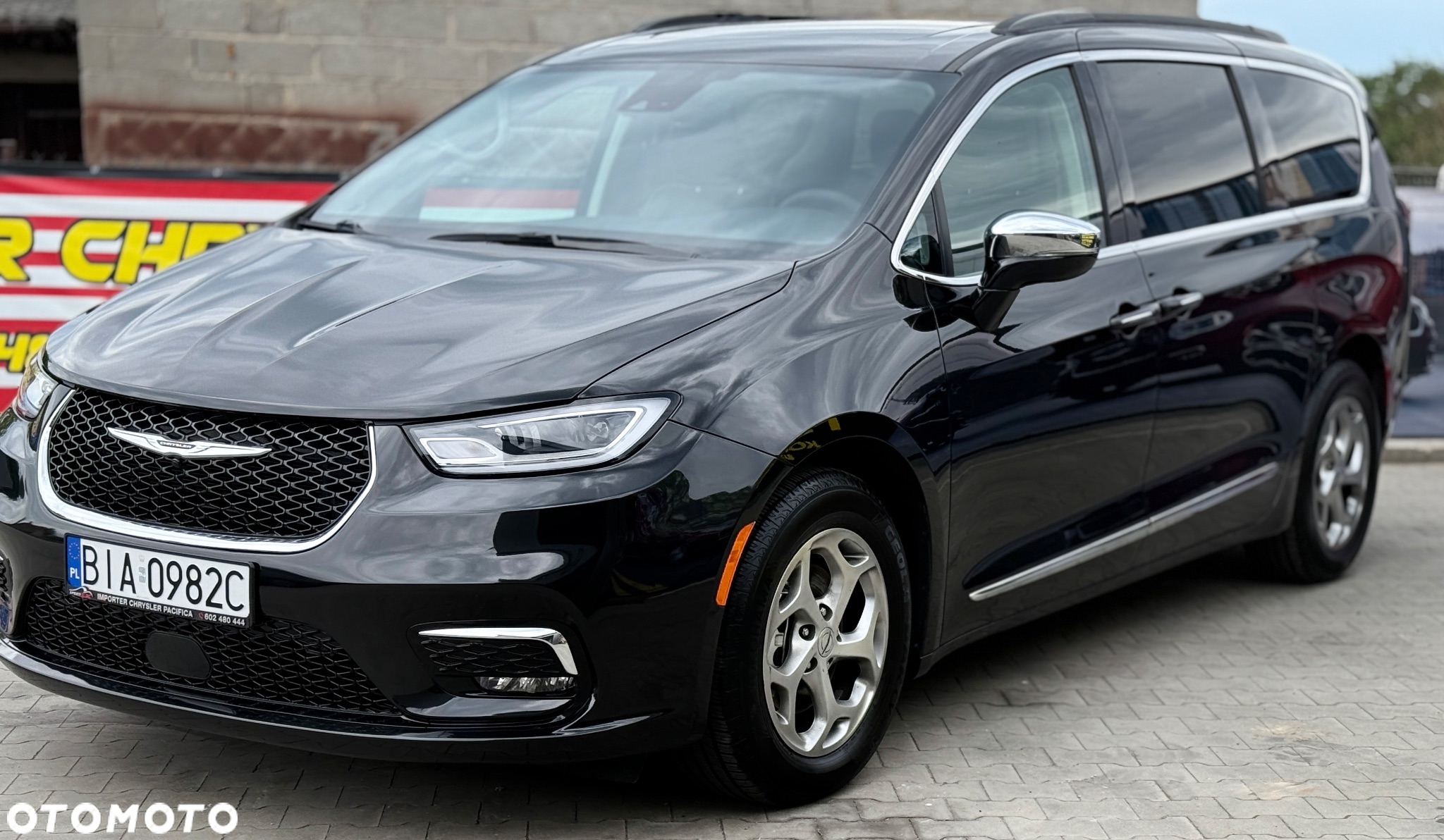Chrysler Pacifica - 3