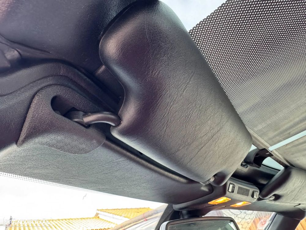 Mercedes-Benz SL 320 Standard - 33