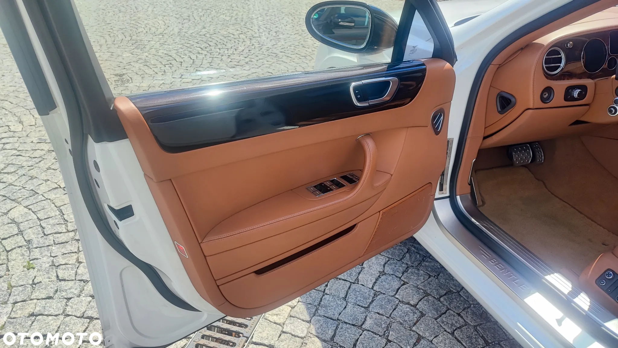 Bentley Flying Spur Continental - 11