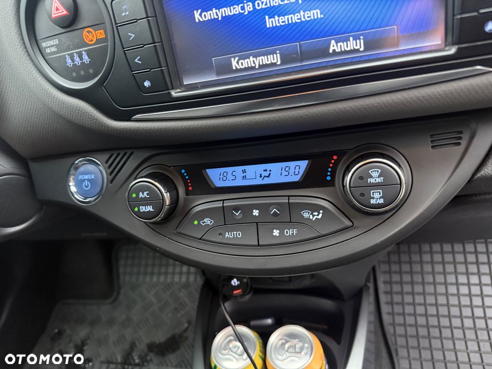 Toyota Yaris Hybrid 100 Selection Passion - 23