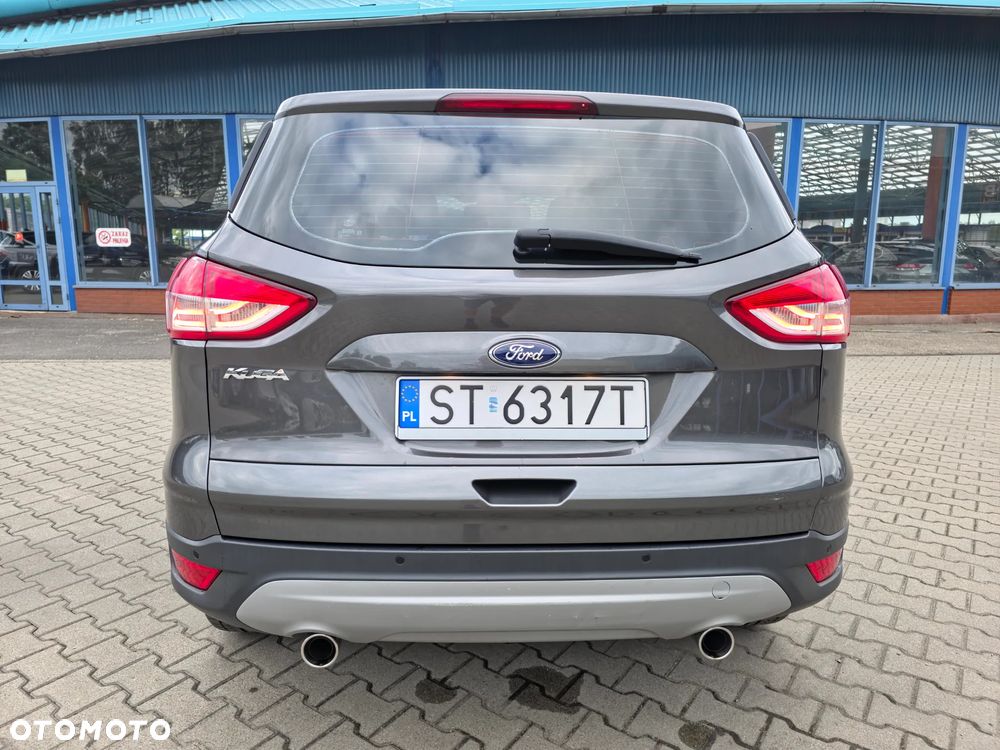 Ford Kuga 2.0 TDCi 2x4 Titanium - 4