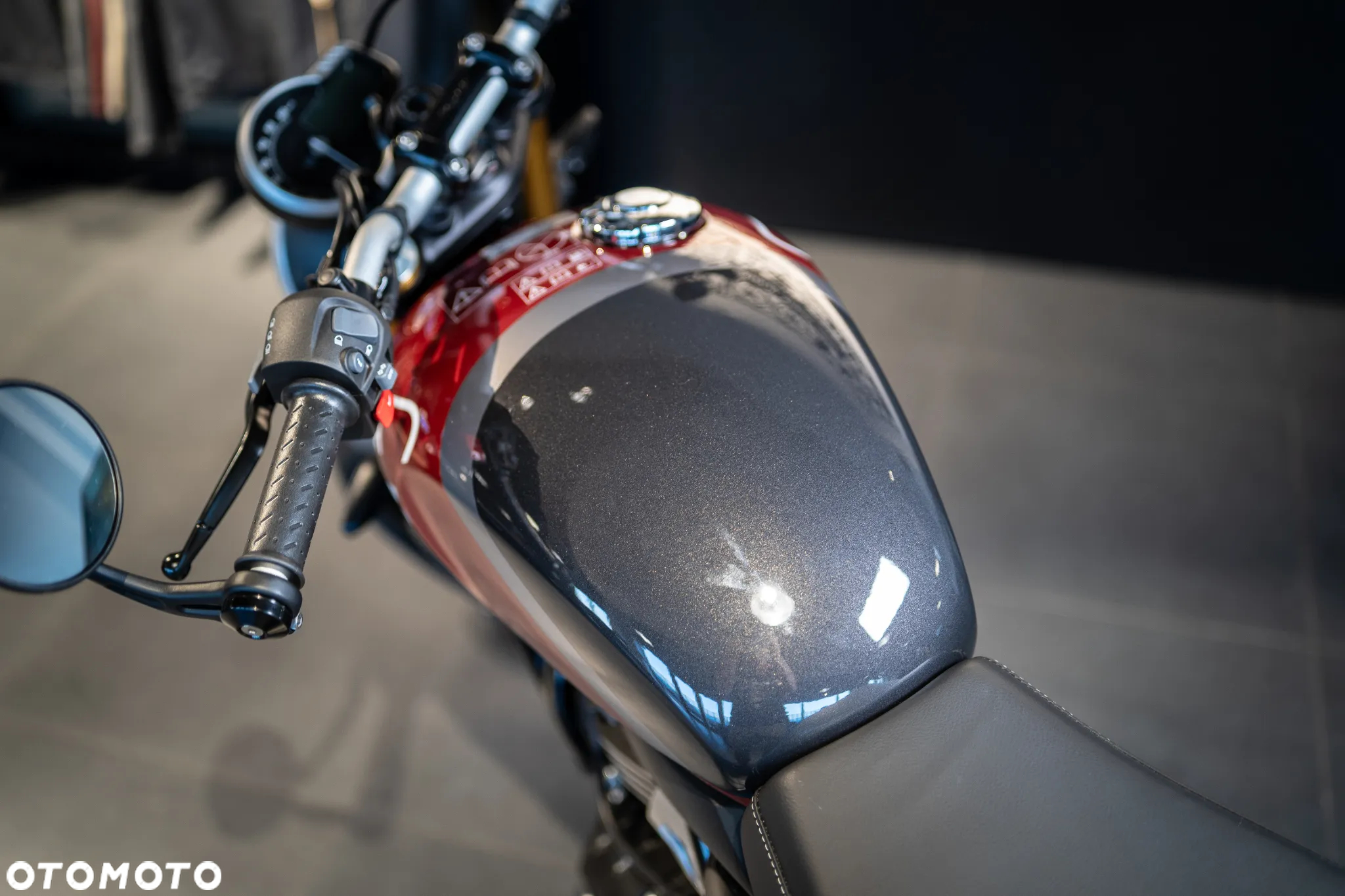 Triumph Inny - 6