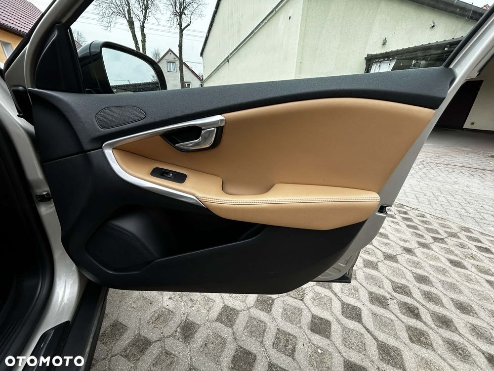 Volvo V40 Cross Country D2 Geartronic Summum - 25