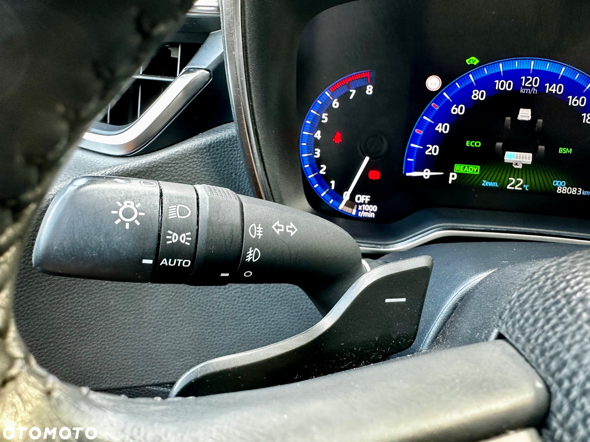 Toyota Corolla 2.0 Hybrid Style - 32