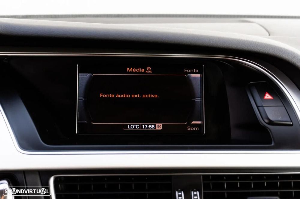 Audi A4 2.0 TDI Business Line S-line - 16