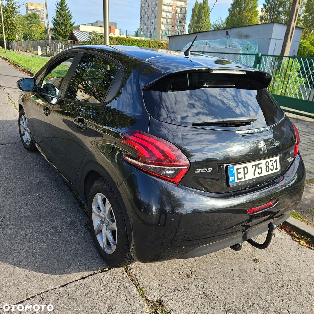 Peugeot 208 - 5