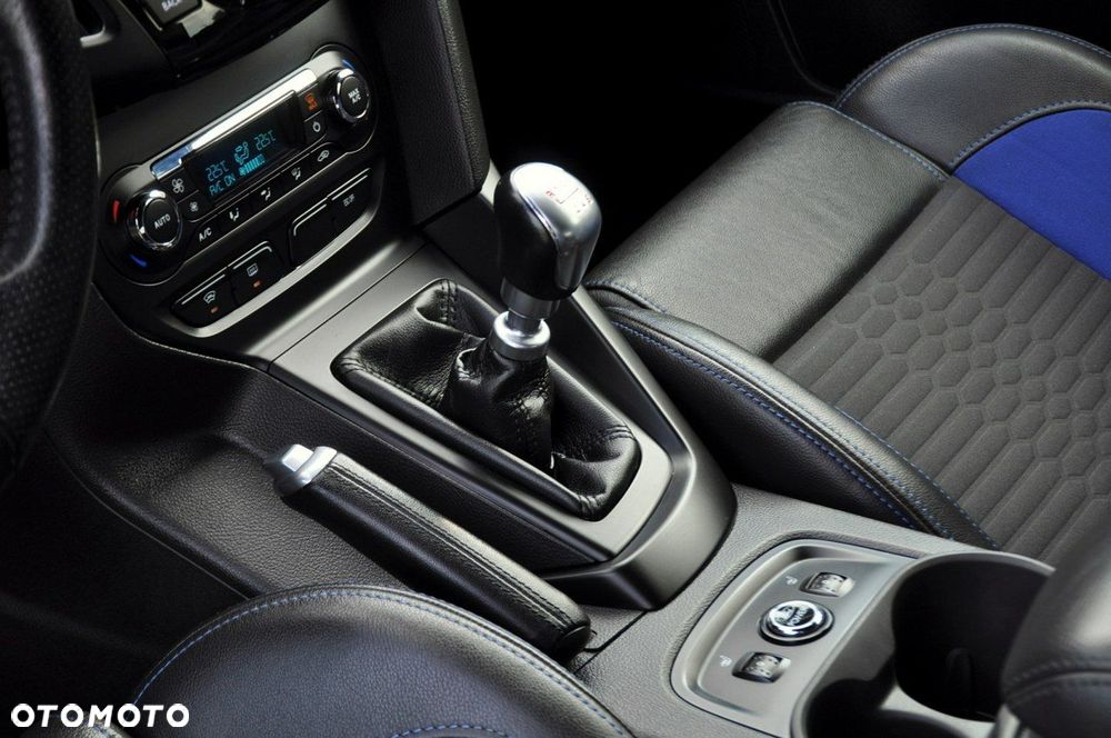 Ford Focus - 36