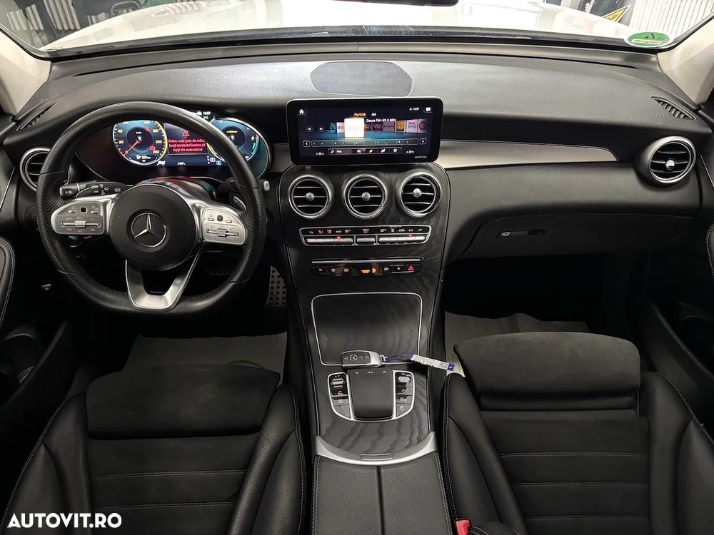 Mercedes-Benz GLC 300 de 4Matic 9G-TRONIC AMG Line Plus - 24