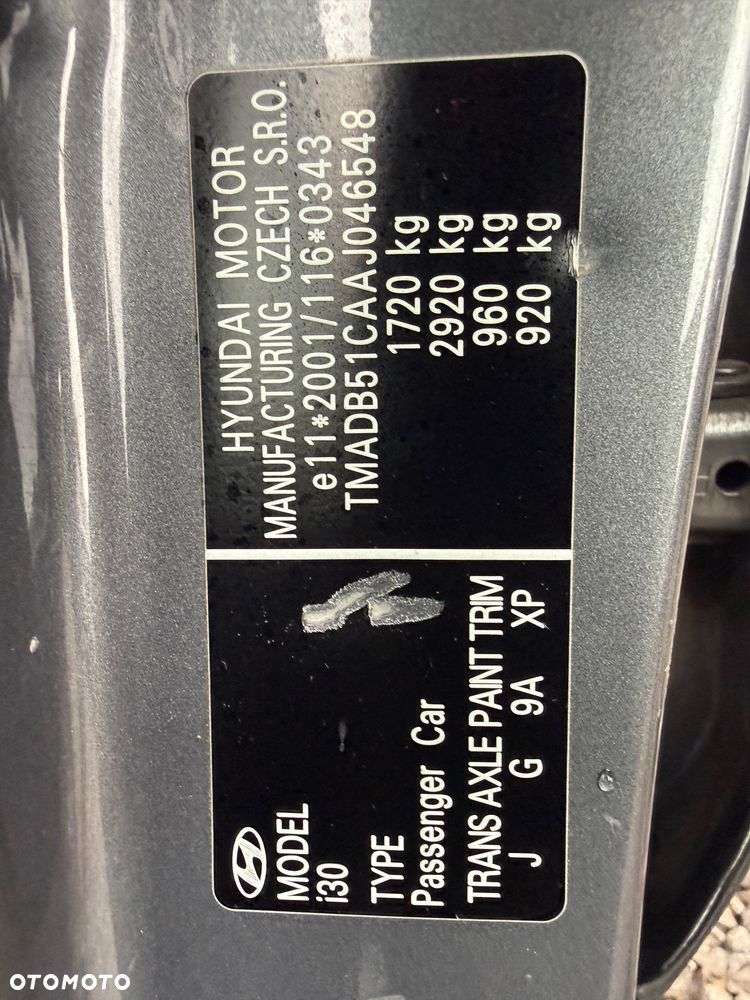 Hyundai i30 1.4 Base + - 14
