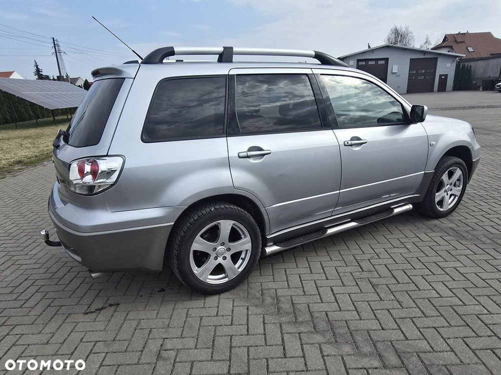 Mitsubishi Outlander - 9