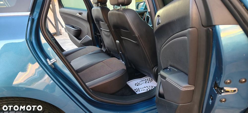 Opel Astra 1.4 Turbo Exklusiv - 31