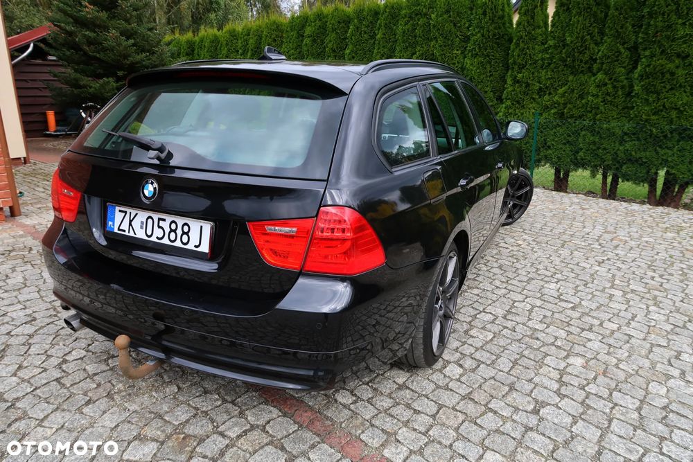 BMW Seria 3 318d Touring - 3
