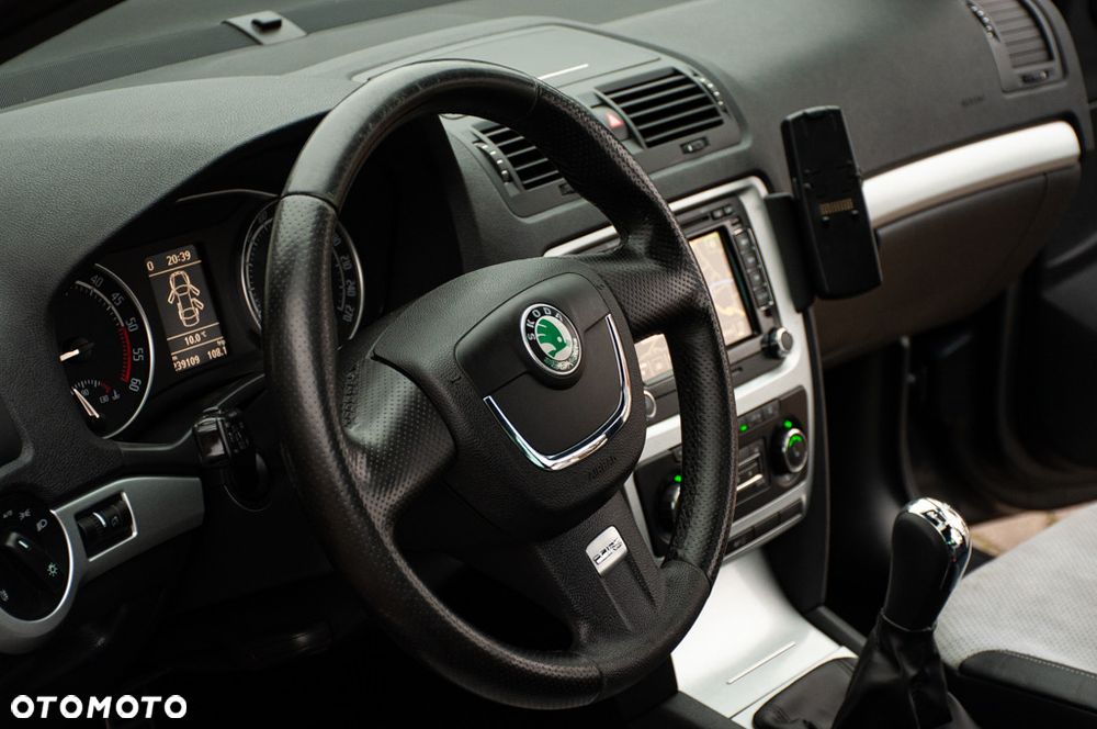 Skoda Octavia 2.0 TDI DPF RS - 40