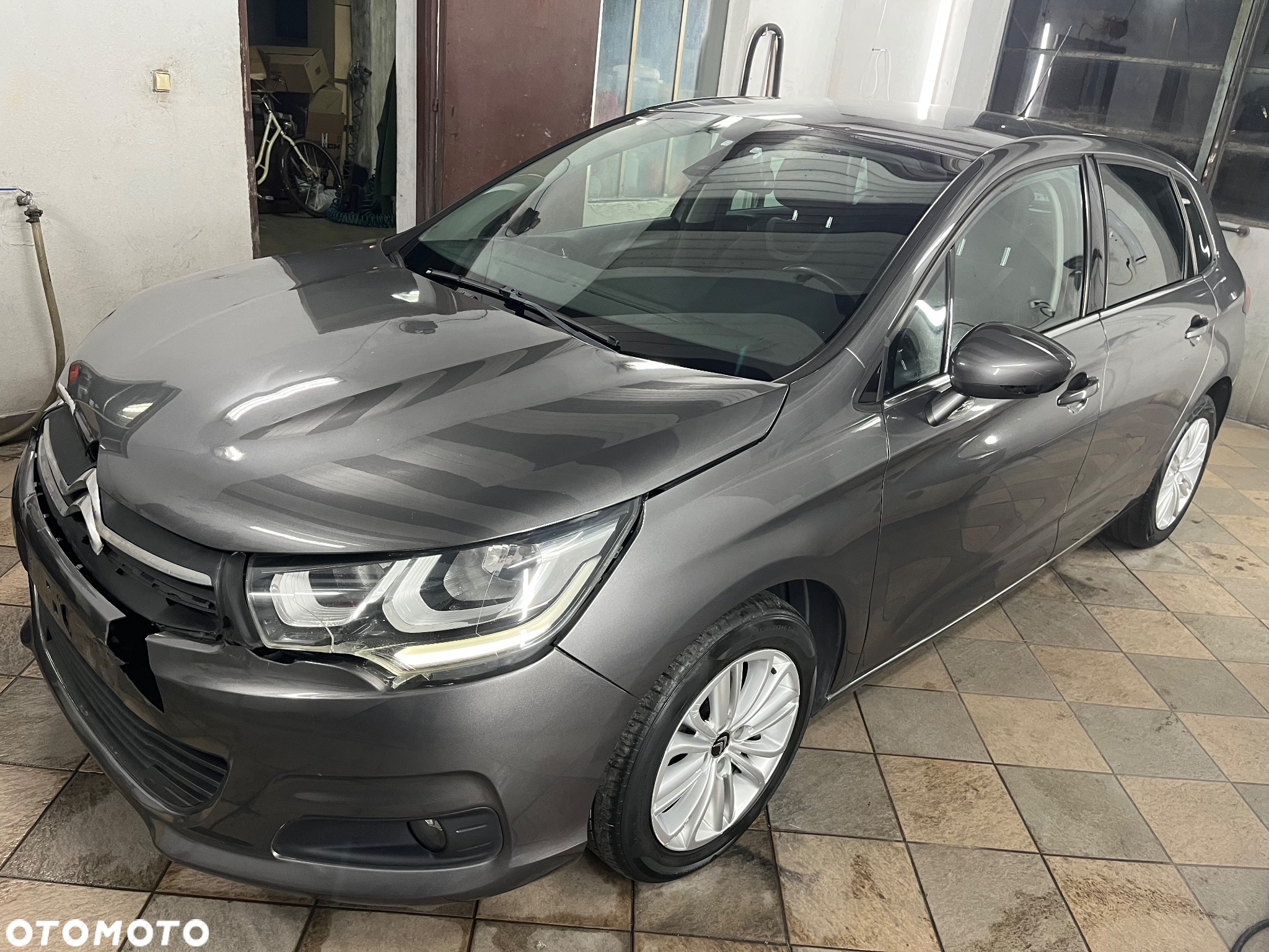 Citroën C4 e-HDi 115 Selection - 2