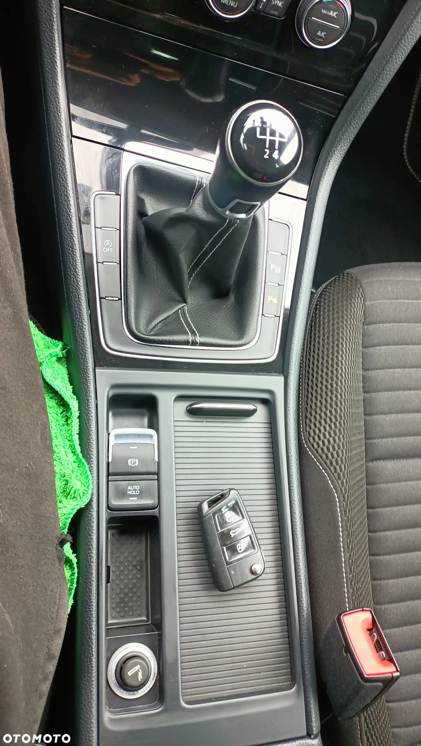 Volkswagen Golf 1.6 BlueTDI Cup - 31