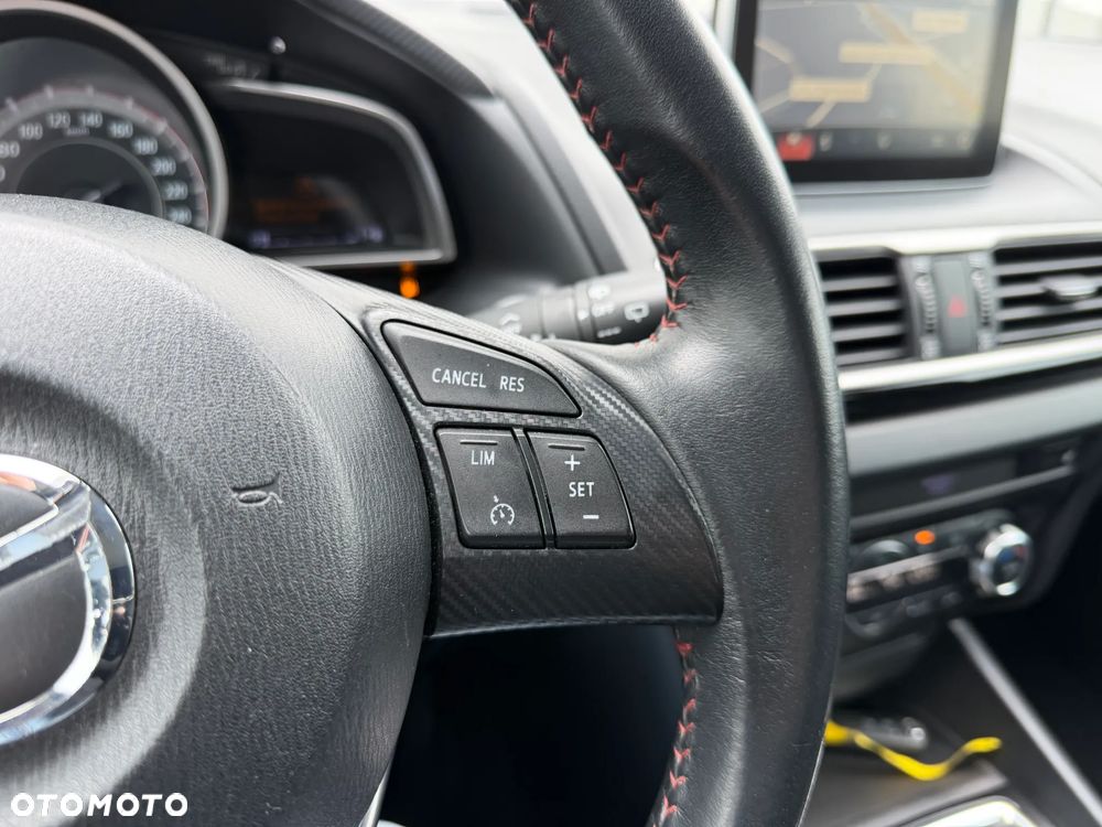 Mazda 3 SKYACTIV-G 120 NAKAMA - 32