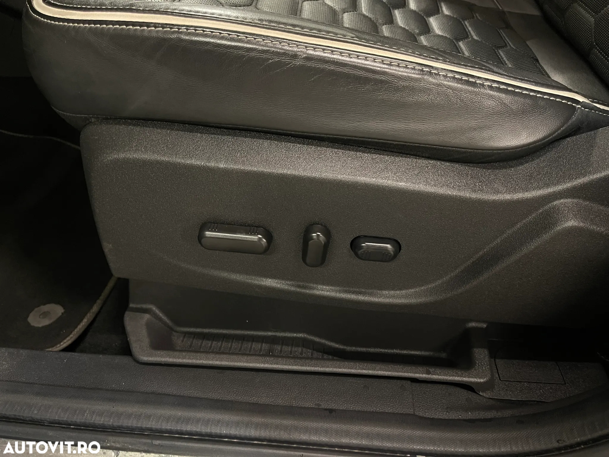 Ford Kuga 2.0 TDCi 4WD Powershift Vignale - 21