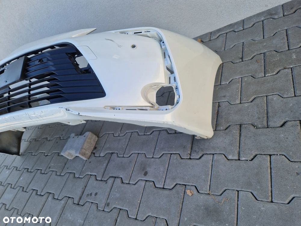 Zderzak Toyota Corolla XII E210 E21 sedan - 4