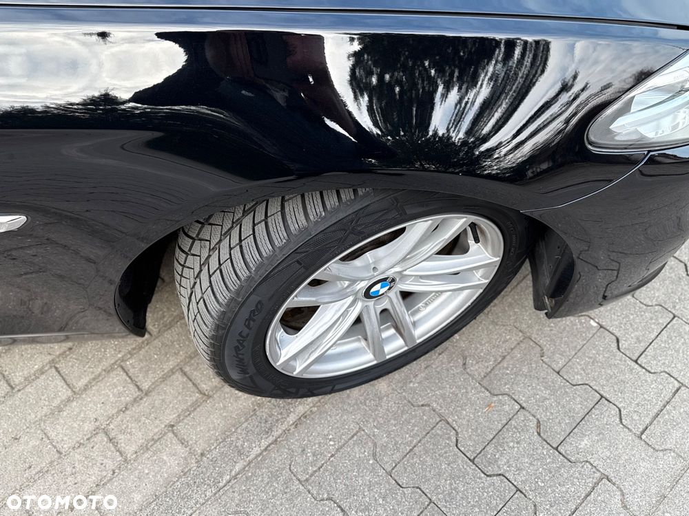 BMW Seria 5 520d xDrive - 32