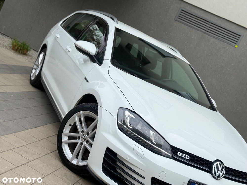 Volkswagen Golf - 31