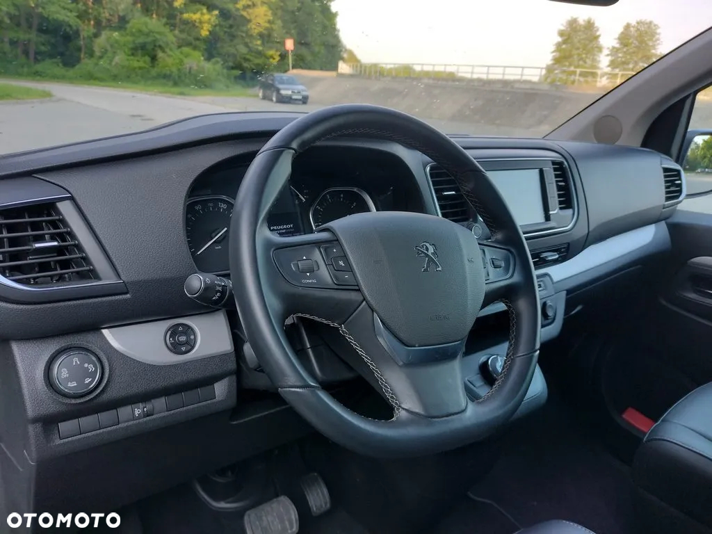 Peugeot Traveller 2.0 BlueHDi Standard Business Vip - 23