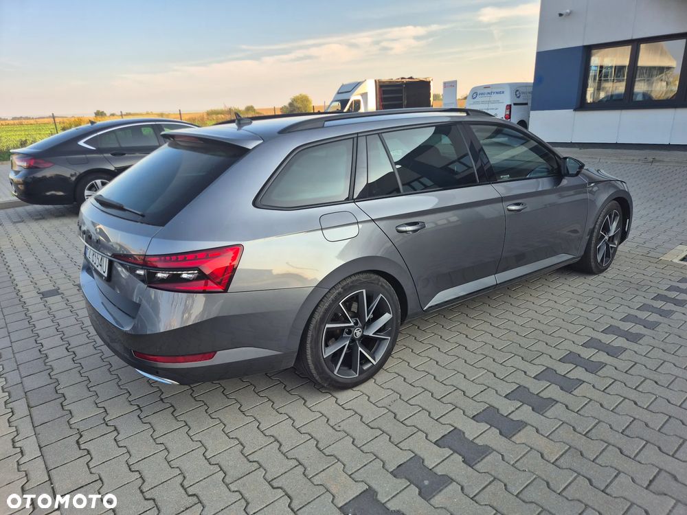 Skoda Superb 2.0 TDI SCR Sportline DSG - 9