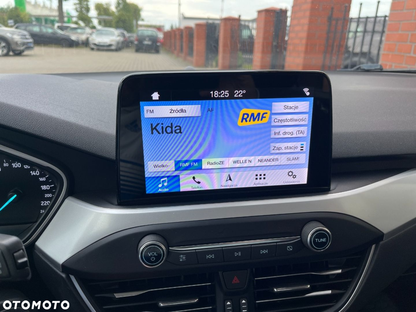 Ford Focus Turnier 1.5 EcoBlue Start-Stopp-System TITANIUM - 10