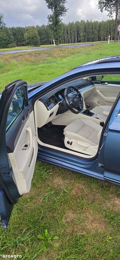 Volkswagen Passat 2.0 TDI SCR Comfortline - 9
