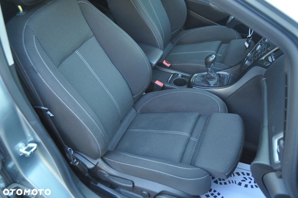Opel Astra 1.4 Turbo Exklusiv - 22