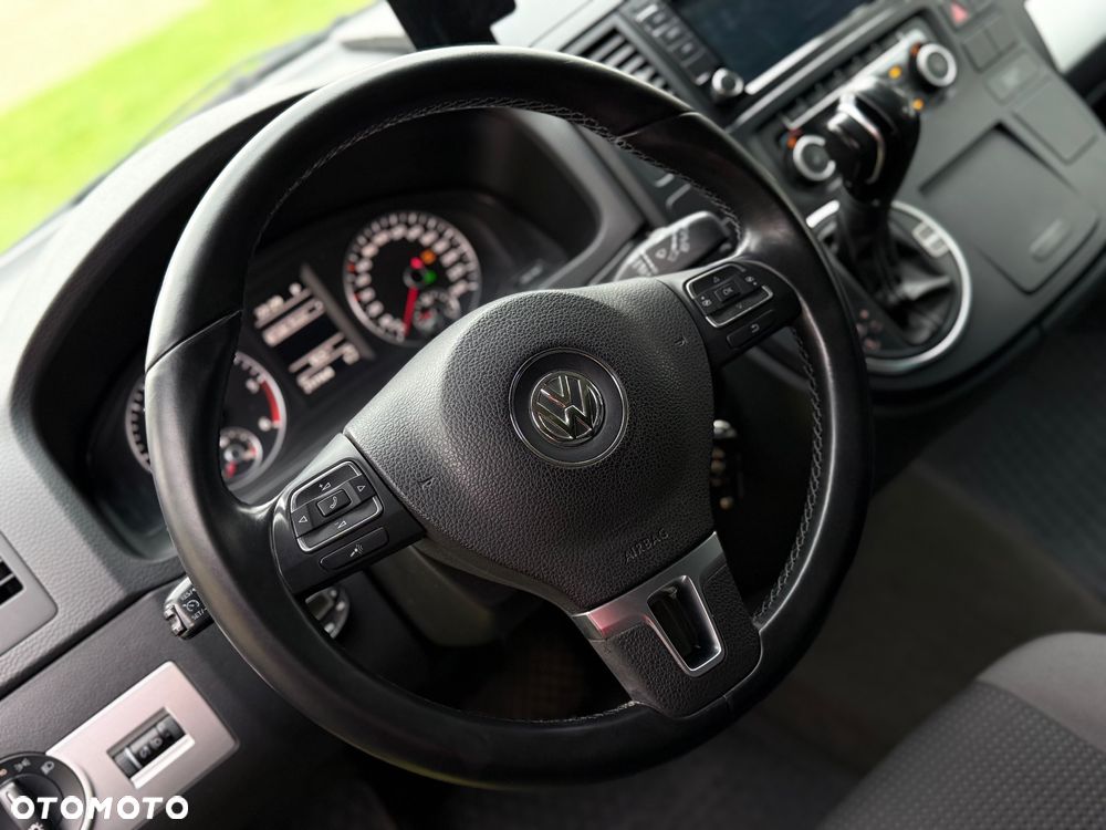 Volkswagen Multivan - 24