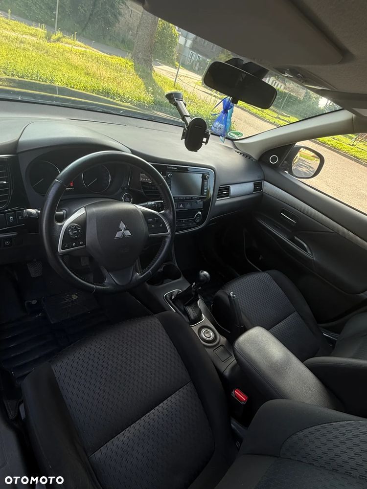Mitsubishi Outlander 2.2 DID Instyle Navi - 8