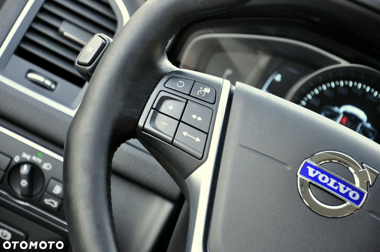 Volvo XC 60 D4 Drive-E Momentum - 18