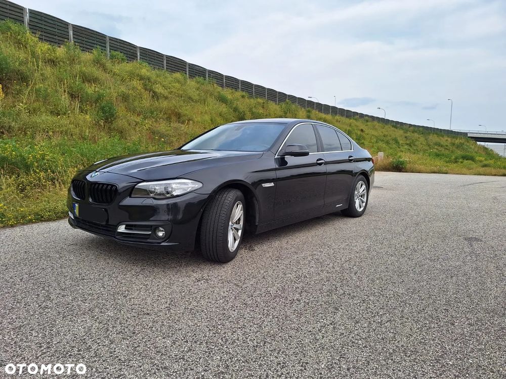 BMW Seria 5 528i Luxury Line - 23