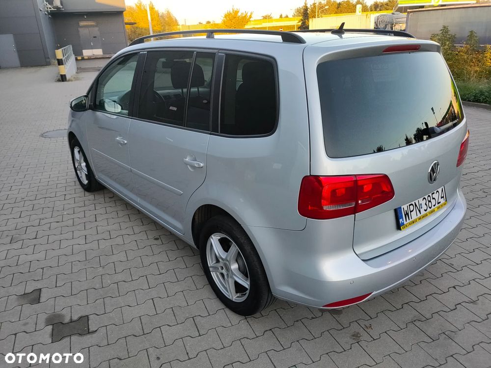 Volkswagen Touran - 16