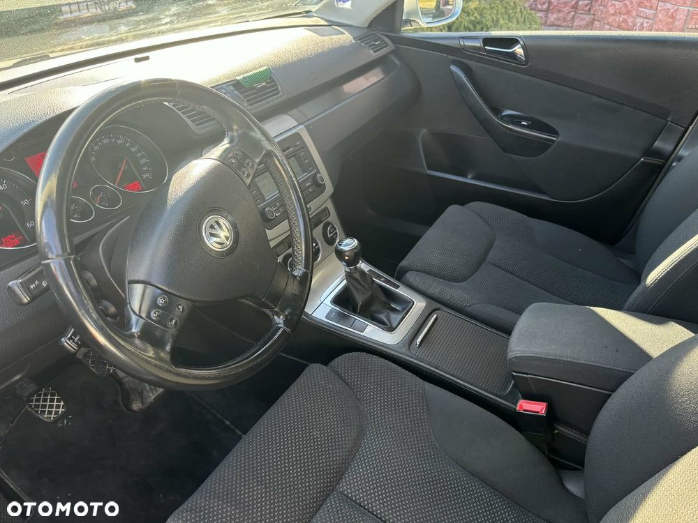Volkswagen Passat 2.0 TDI Individual Chrom - 4